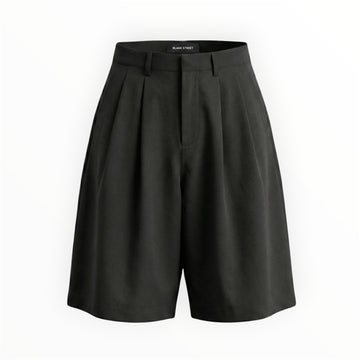 PLEATED TROUSER SHORT - BLACK
